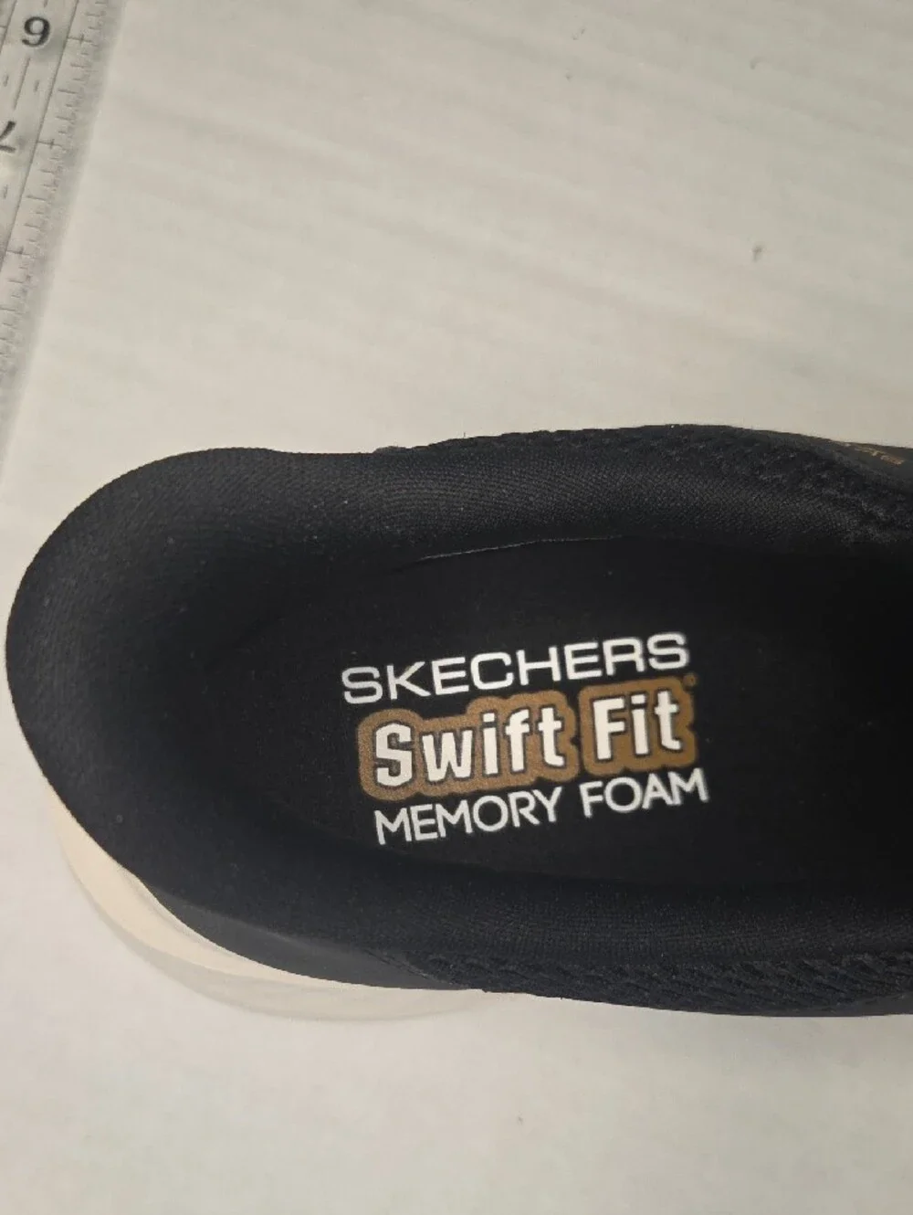 Skechers Swift Fit Memory Foam Men's Black Sneakers with Tan Accents Size 9